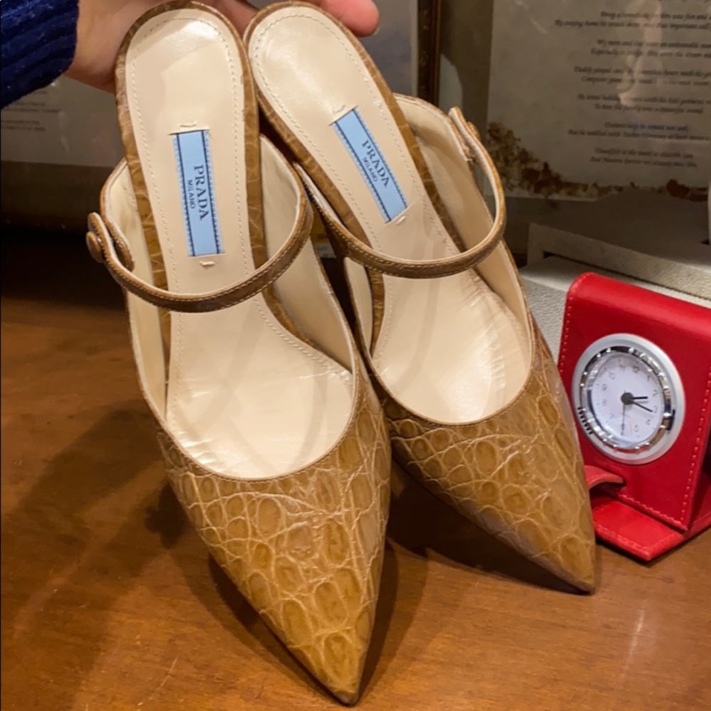 Prada heels - Picture 5 of 8